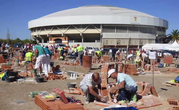 El Concurso de Albañilería de San Miguel reparte el dinero de los premios entre todas las cuadrillas