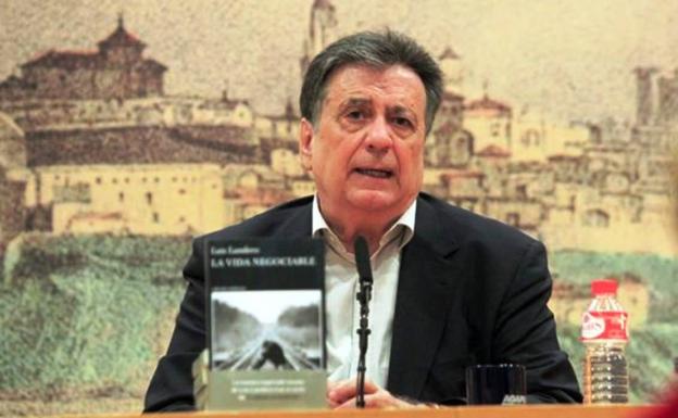 El escritor extremeño Luis Landero reanuda los 'Diálogos con Pilar Galán'