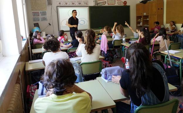 El proyecto 'Para. Piensa. Compra.' llega a más de 400 personas