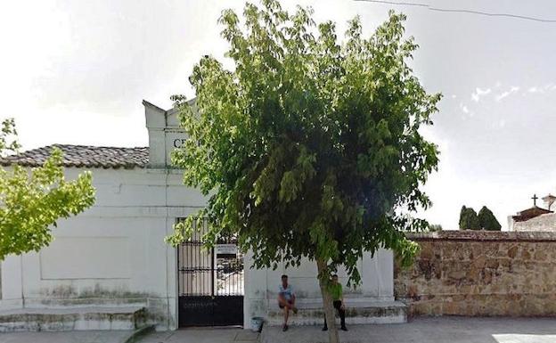 El cementerio municipal abrirá el viernes de forma ininterrumpida hasta las seis de la tarde