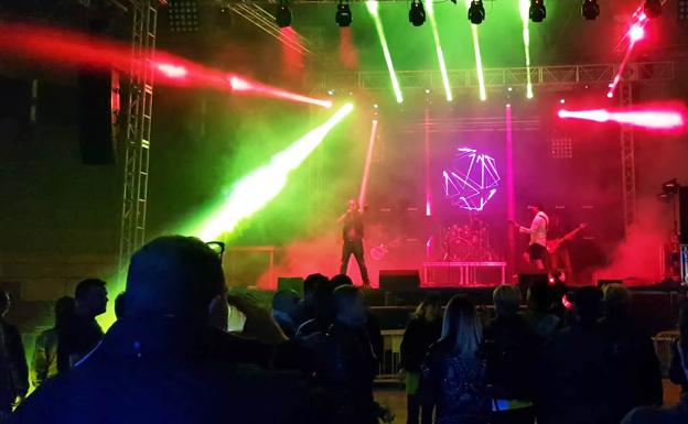 Más de 1.000 personas pasaron por la Fiesta de Halloween de la Agrupación de Peñas de Carnaval