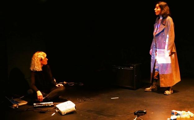 La sala TaKtá recordará a José Couso con la obra 'El fuego amigo'