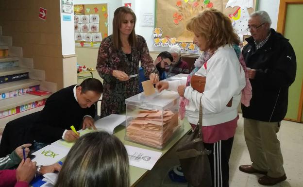 El PSOE gana las elecciones generales en Navalmoral con un estrecho margen sobre el PP