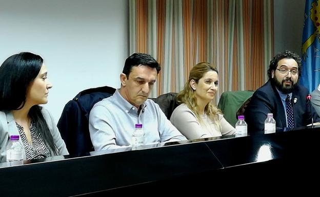 El pleno aprueba por unanimidad una declaración de apoyo a las fuerzas y cuerpos de seguridad que operan en Cataluña, por iniciativa del PP