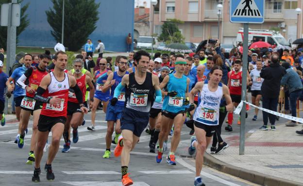 Mercedes Gómez y David Magán ganan la XI Media Maratón