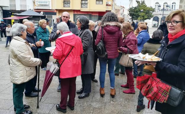 Pasacalles con dulces y limonada, al son del tamborilero, para anunciar las fiestas de San Andrés