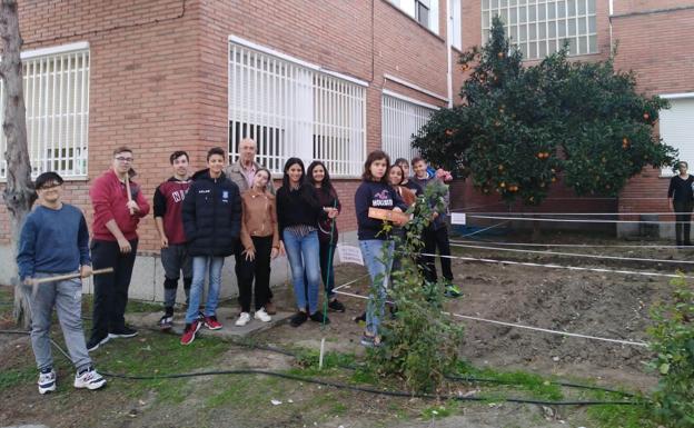 El IES Augustóbriga impulsa un huerto escolar para educar en valores