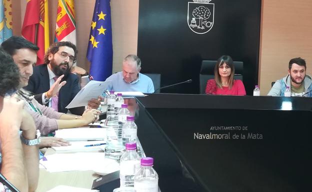 El pleno sobre la Policía terminó sin revocación de las horas ni reprobación de la alcaldesa