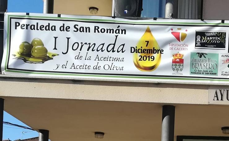 Peraleda de San Román vive una jornada alrededor de la aceituna y el aceite de oliva