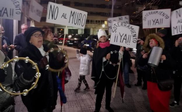 Rondaores y zambomberos se unen a las reivindicaciones de la plataforma No al Muro