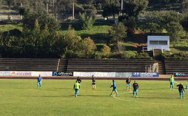 Empate sin ocasiones entre Jerez y Moralo en un partido gris