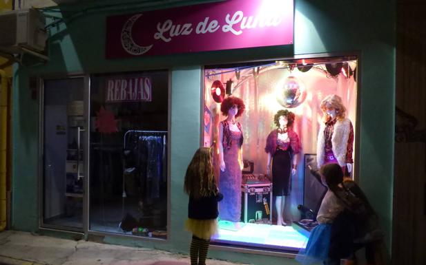 El concurso de escaparates del Carnaval 2020 se premia con 300 euros y un video promocional