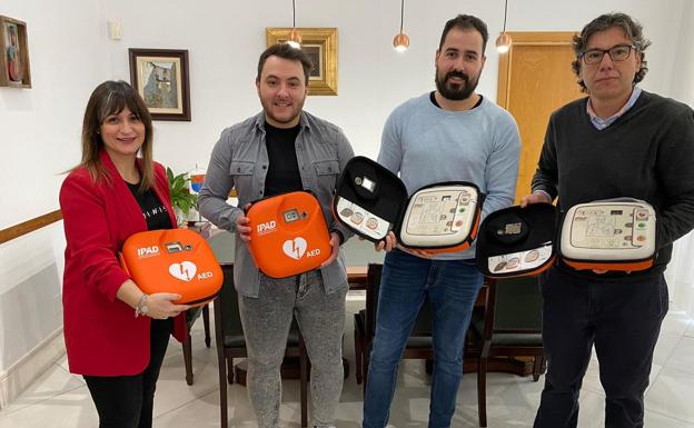 El Ayuntamiento adquiere cuatro desfibriladores para distintas dependencias municipales