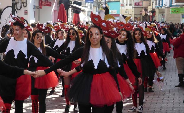 Un desfile estudiantil, con 1.200 participantes, abrirá el Carnaval