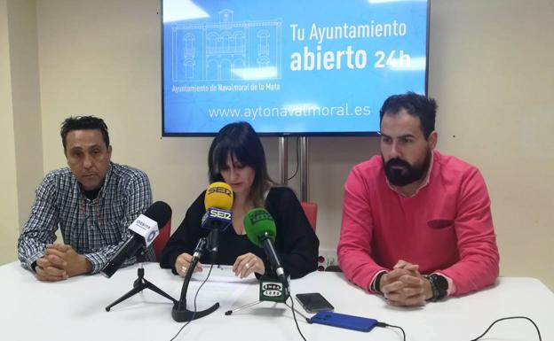La alcaldesa reúne a los portavoces para informarles sobre el accidente pirotécnico