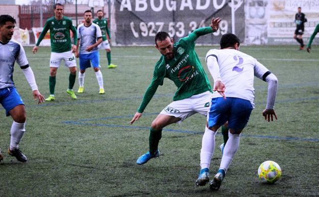 Prieto y Rulo solucionan el problema al final para vencer al Olivenza, 3-1