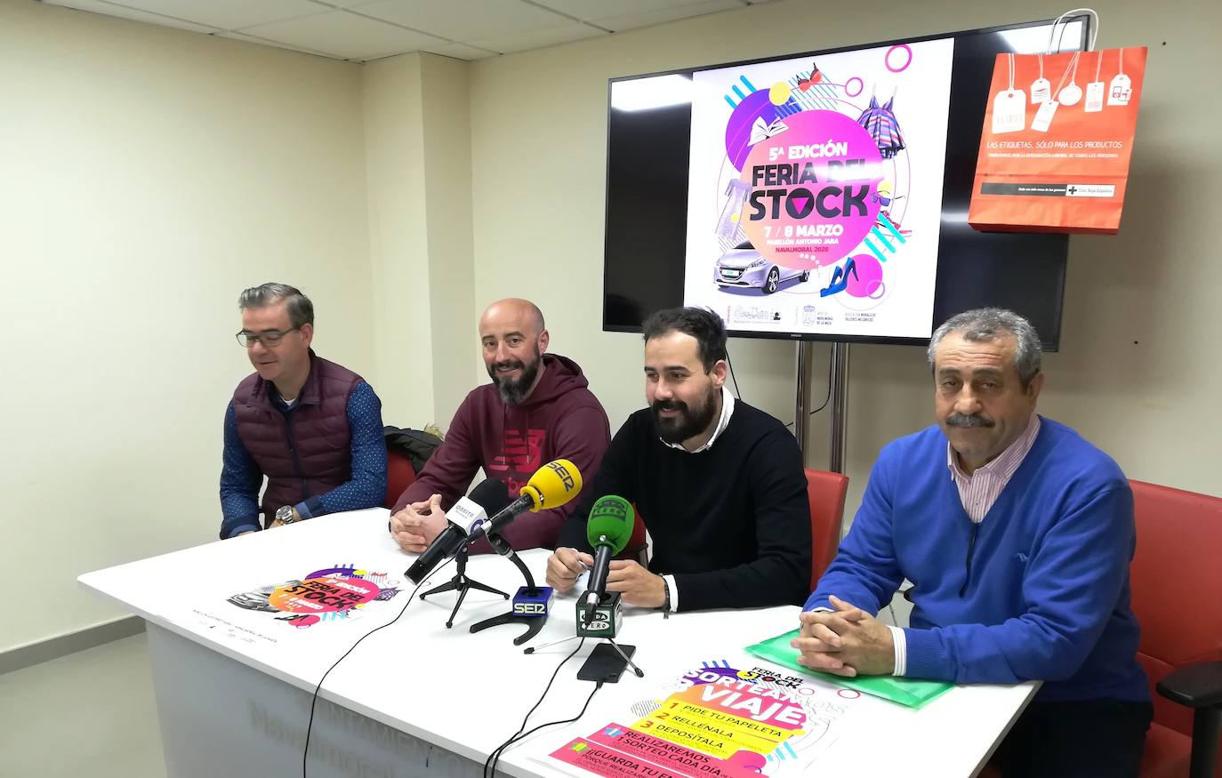 40 expositores y más de medio centenar de vehículos en la 5ª Feria del Stock