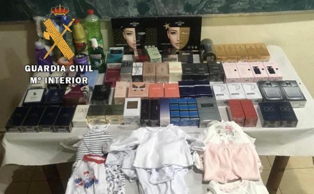 Tres detenidos por robar en tiendas de ropa y perfumerías de Plasencia y Navalmoral