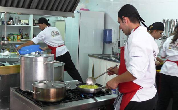 El Ayuntamiento se cierra por completo y la comida del comedor social se repartirá a domicilio