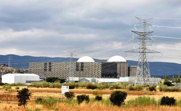 El Ejército protege la central nuclear de Almaraz