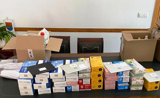 El Ayuntamiento compra 100.000 mascarillas para repartir entre la población