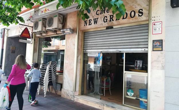 Tiendas y bares retrasan el inicio de la desescalada