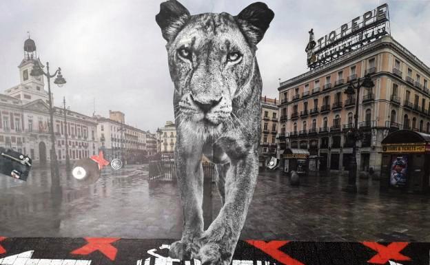 El profesor Pedro Cordero expone en Casas de Miravete su obra sobre la covid