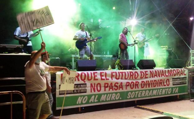 No al muro a ritmo de rock