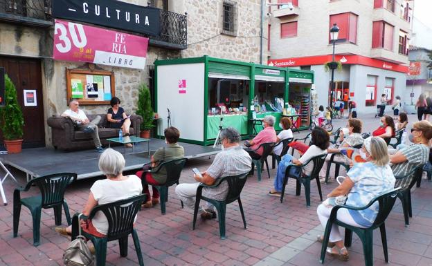 El inicio de la Feria del Libro saca la cultura a la calle