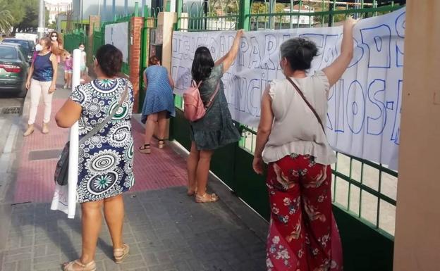 PP y Vox se unen a la petición de cierre del colegio Campo Arañuelo y de pruebas PCR a los docentes