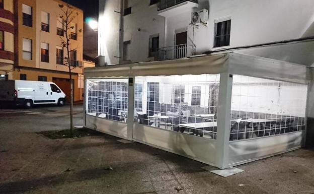 El PP pide que se cumpla el acuerdo plenario para regular las terrazas con veladores