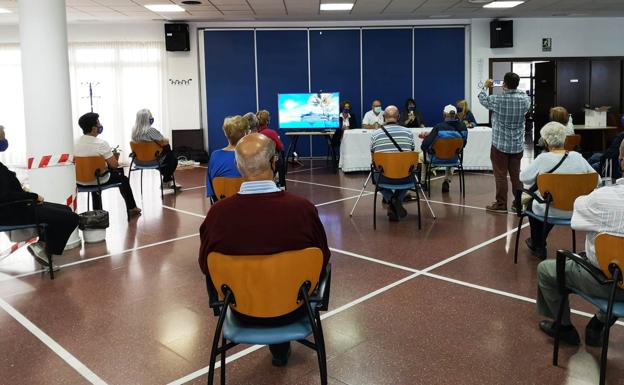 El Día de las Personas Mayores se conmemora con una charla sobre prevención de la covid-19