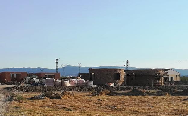 Saucedilla invierte 514.000 euros en mejorar las infraestructuras turísticas del Parque Ornitológico