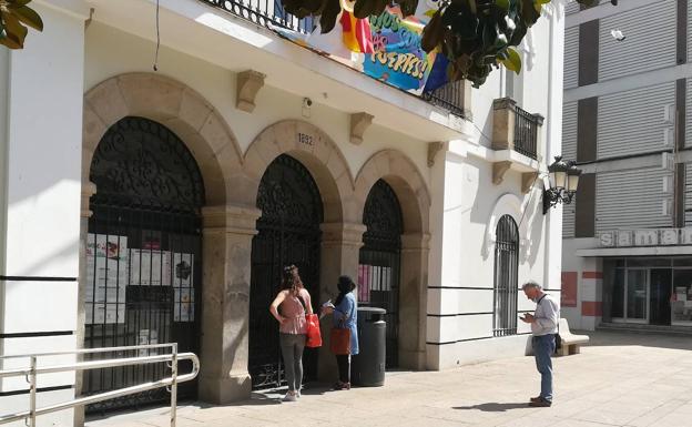 Las ayudas sociales municipales, dotadas con 200.000 euros, pueden solicitarse desde el martes