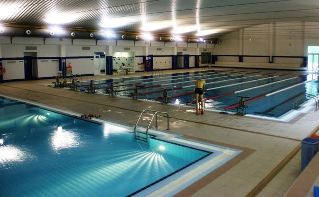 Abre la piscina climatizada, con turnos de una hora y aforo limitado