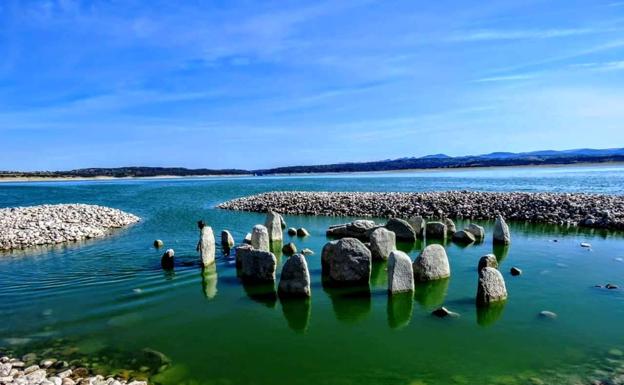El grupo de trabajo del dolmen de Guadalperal continúa con las actuaciones de protección, estudio y recuperación del monumento