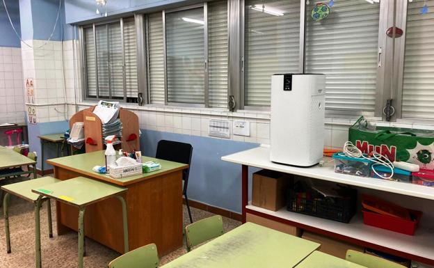 El Ayuntamiento comprará unos 400 purificadores de aire para los centros educativos
