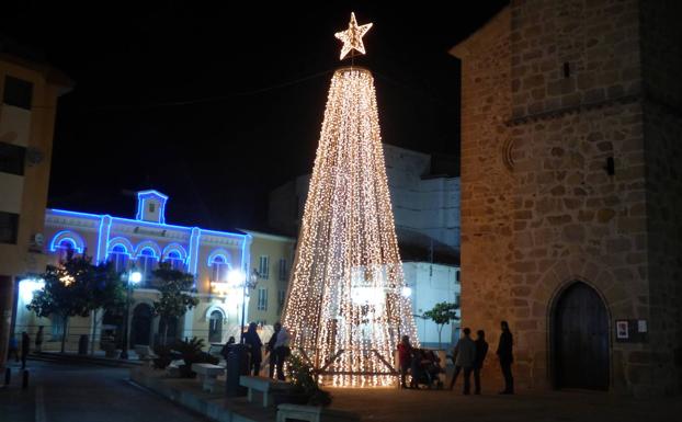 Los comerciantes piden al Ayuntamiento que solucione los problemas que impiden que haya ya luces de Navidad