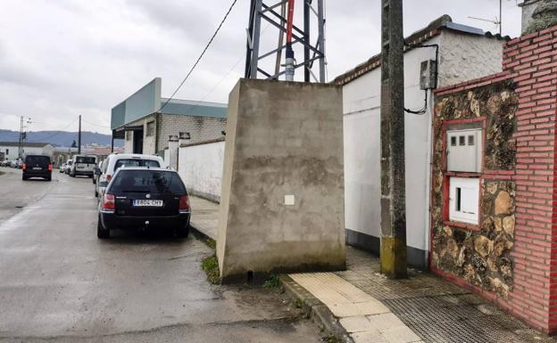 La carretera del cementerio tendrá acera en el margen derecho