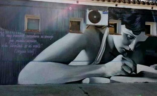 Un mural en la biblioteca homenajea a las mujeres de Carrascalejo