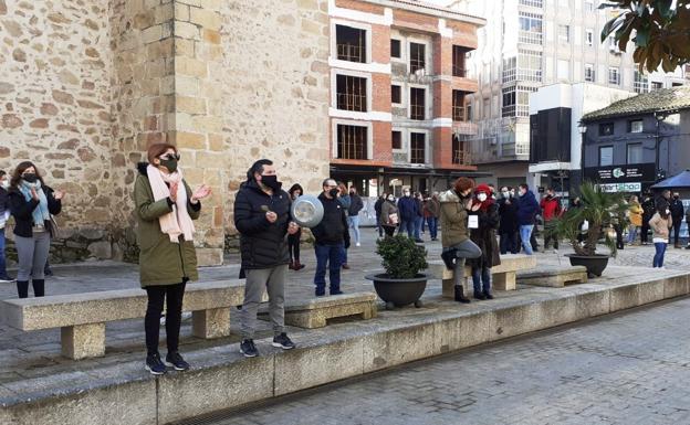 Cáceres Viva pide más apoyo para el pequeño comercio y la hostelería