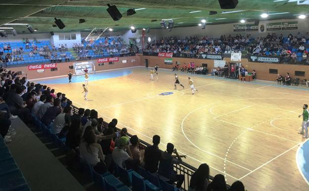 Los equipos extremeños de fútbol-sala piden la vuelta del público a los pabellones