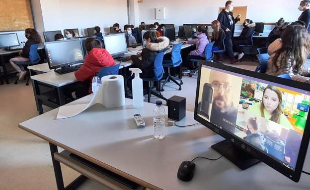 El instituto Albalat, primer centro de la región que colabora con Microsoft