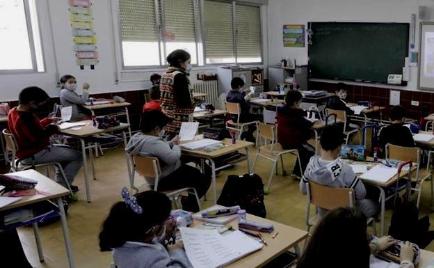 La Junta declara dos nuevos brotes de origen escolar, uno en Navalmoral y otro en Burguillos del Cerro