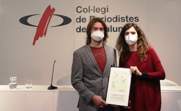La periodista local María Ángeles Fernández recibe en Barcelona el XV Premio Memorial Joan Gomis