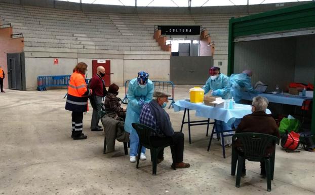 Los docentes de Secundaria están citados el viernes en el multiusos para vacunarse