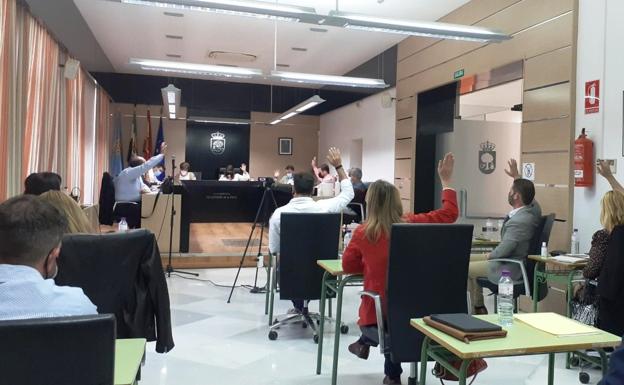 El pleno aprueba la modificación de crédito que permite poner en marcha el plan de ayudas de 1,5 millones de euros