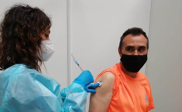 Por fin se vacuna a los voluntarios locales de Protección Civil