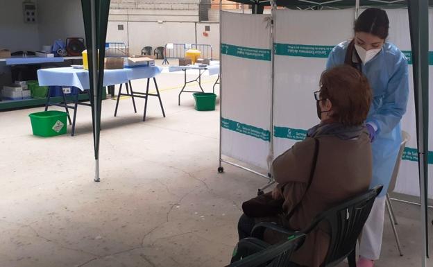 La gerencia del Área de Salud llama a vacunarse a los nacidos en 1963 y 1964