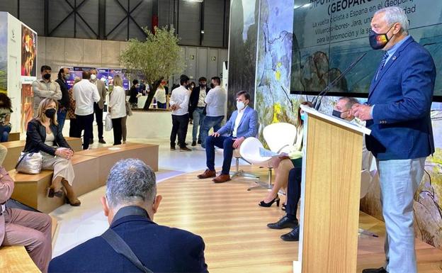 Diputación promociona en Fitur la etapa de la Vuelta Ciclista a España que terminará en el pico Villuercas
